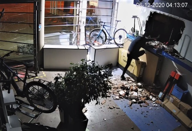 Spectaculaire tentative de cambriolage à Wierde: le commerçant partage la vidéo des faits