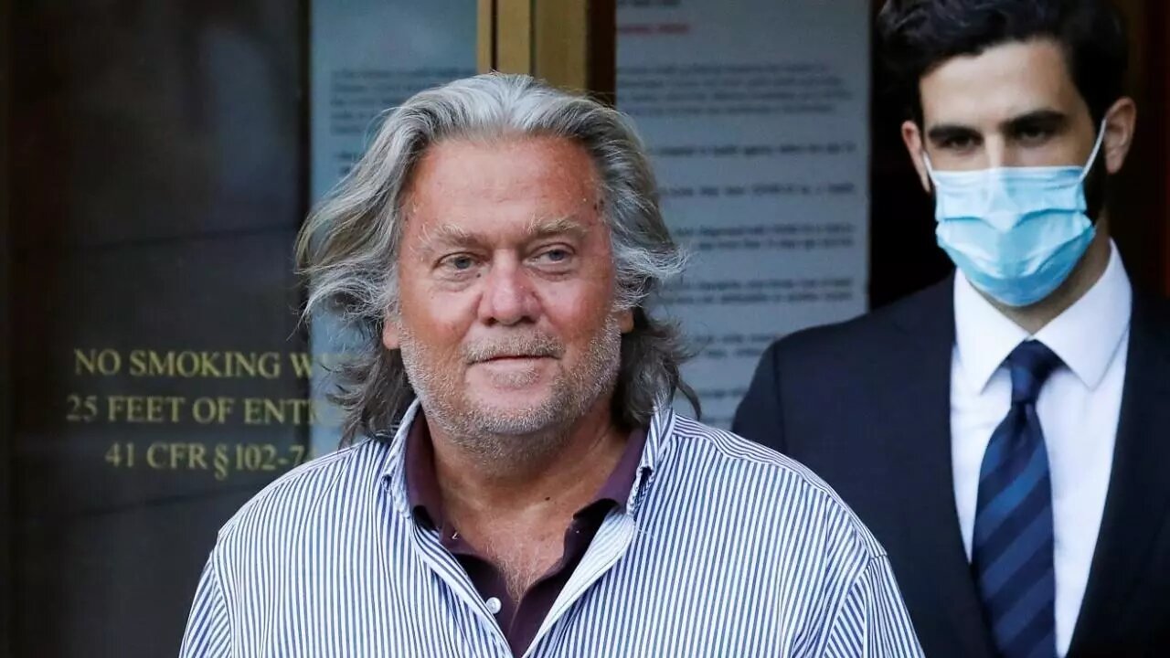 À quelques heures de son départ, Donald Trump gracie son ex-conseiller Steve Bannon 1 À quelques heures de son départ, Donald Trump gracie son ex-conseiller Steve Bannon