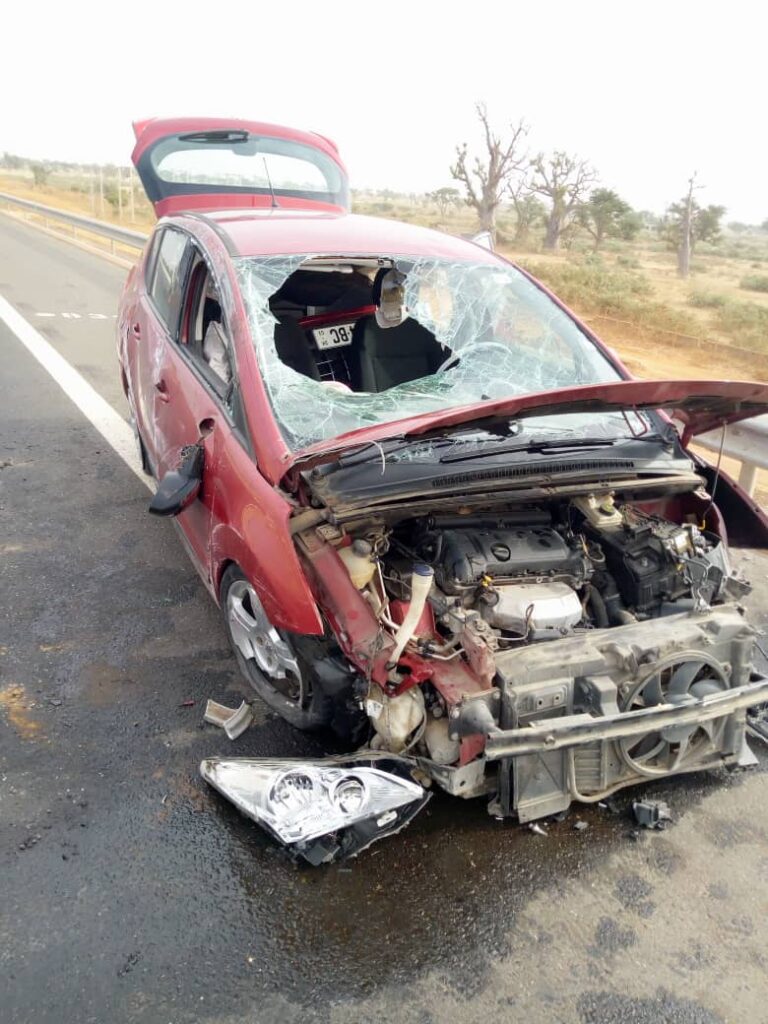 Le Saltigué Koromack Faye victime d’un accident sur l’autoroute à péage (Images) 3 accident koromak faye