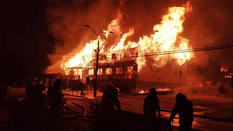 🇸🇳 Un feu de brousse fait des ravages au Ranch de Dolly depuis 24h 1 🇸🇳 Un feu de brousse fait des ravages au Ranch de Dolly depuis 24h