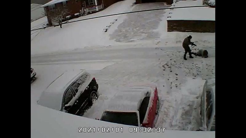 Une dispute de voisins à propos du pelletage de la neige fait 3 morts