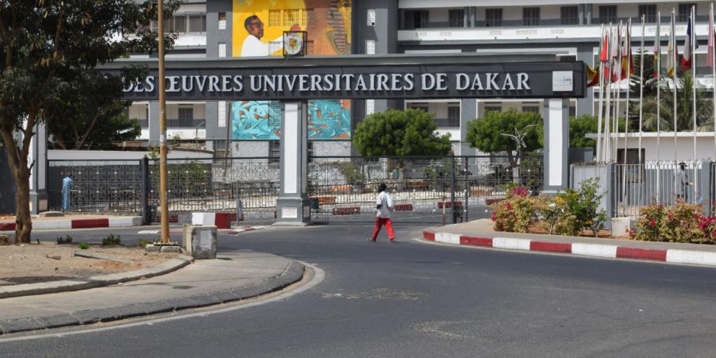 Les cours suspendus dans les universités aussi! 1 Les cours suspendus dans les universités aussi!