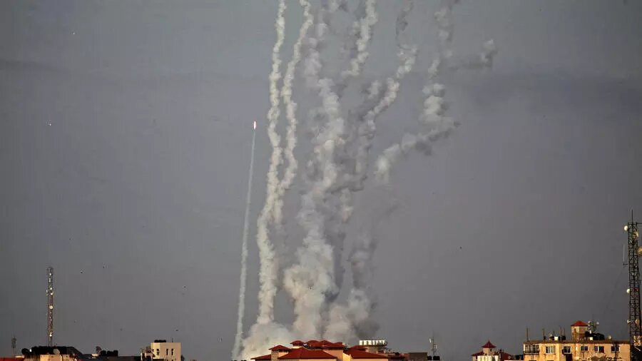 Heurts à Jérusalem: Israël frappe Gaza en représailles aux tirs de roquettes du Hamas 1 Heurts à Jérusalem: Israël frappe Gaza en représailles aux tirs de roquettes du Hamas