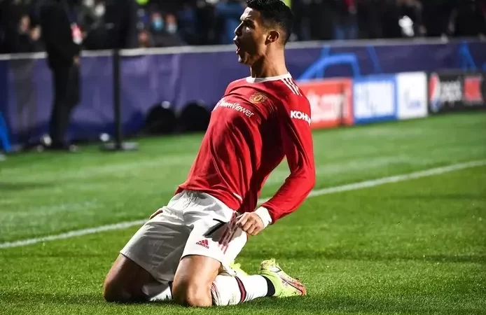 Ronaldo sauve encore Man U, Lewandowski cartonne, le Bayern et la Juve qualifiés, service minimum pour le Barça
