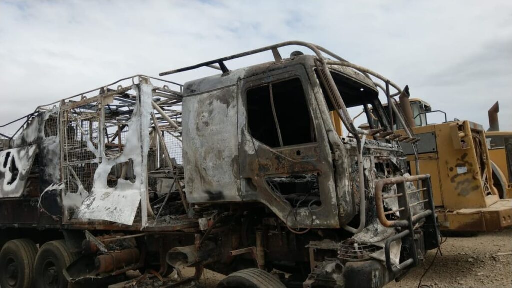 🇸🇦 Dakar : après l'explosion d'un camion d'assistance, le chauffeur témoigne 2 Le camion apres l explosion 1226401