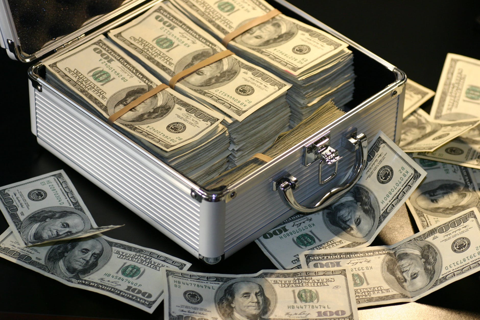 🇺🇸 Un collectif de millionnaires appelle à taxer les plus riches pour financer les vaccins et la lutte contre la pauvreté 1 🇺🇸 Un collectif de millionnaires appelle à taxer les plus riches pour financer les vaccins et la lutte contre la pauvreté