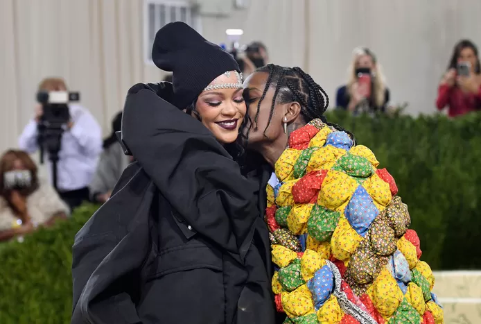 🇺🇸 Rihanna est enceinte de son premier enfant avec A$AP Rocky 2 telechargement 98