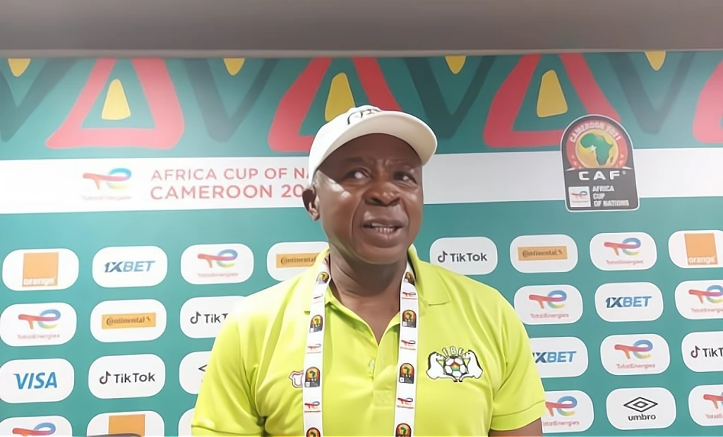 ️⚽️ CAN 2022 : "Vendre notre peau face au Sénégal" a déclaré le sélectionneur du Burkina FASO avant de rendre un bel hommage à Aliou CISSE 1 ️⚽️ CAN 2022 : « Vendre notre peau face au Sénégal » a déclaré le sélectionneur du Burkina FASO avant de rendre un bel hommage à Aliou CISSE