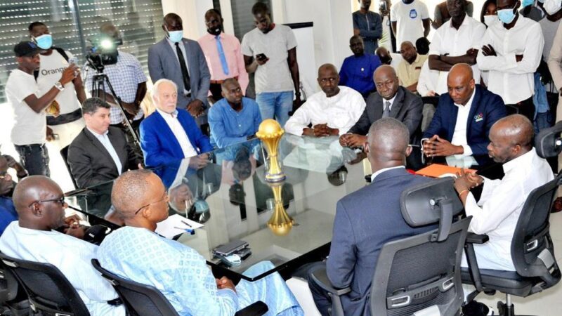 🇸🇳🏆 Sous escorte des éléments du Gign, le trophée de la CAN présenté au CNOSS