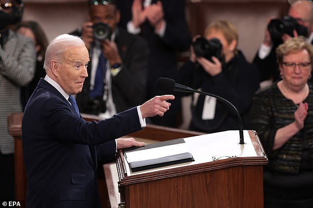 🇺🇸 Joe Biden appelle par erreur les Ukrainiens «iraniens» dans son discours, la vidéo devient virale