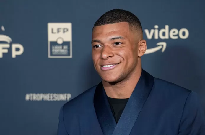 ⚽️ Dénouement imminent: Kylian Mbappé va annoncer sa décision ce week-end 1 ⚽️ Dénouement imminent: Kylian Mbappé va annoncer sa décision ce week-end
