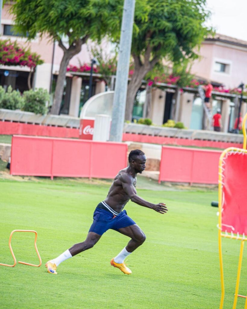 ️⚽️ Retour au travail pour Sadio Mané : les images de sa pré-saison 4 1656507508 62bc4c74aefbd