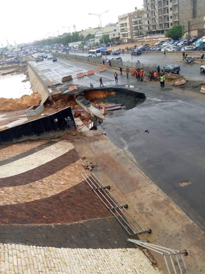 🇸🇳 La situation après l'affaissement d'une voie sous le pont de l'émergence 3 66178294 470685738495137474400850026