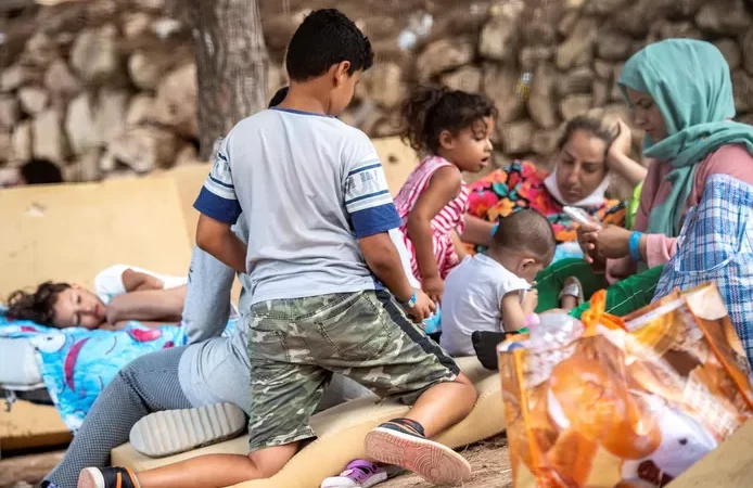 🇮🇹 1.800 migrants au lieu de 350: les autorités italiennes évacuent le camp surpeuplé de Lampedusa