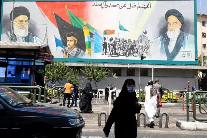 🇮🇷 L'attaque contre Salman Rushdie est un complot des États-Unis, selon un journal iranien 1 🇮🇷 L’attaque contre Salman Rushdie est un complot des États-Unis, selon un journal iranien