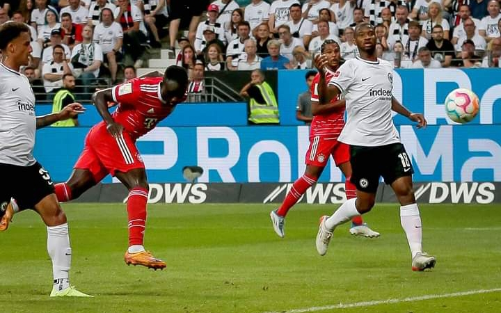 ⚽ Bundesliga : le Bayern Munich étrille Francfort, Sadio Mané buteur
