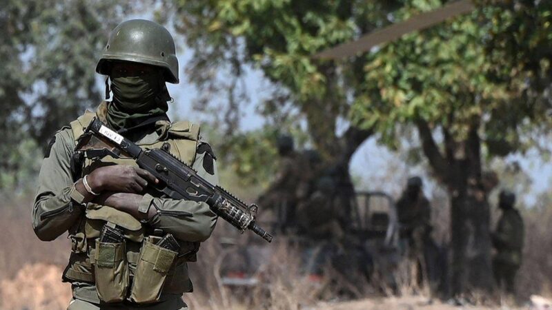 🇲🇱 Mali: 17 soldats et 4 civils tués dans une attaque jihadiste à Tessit