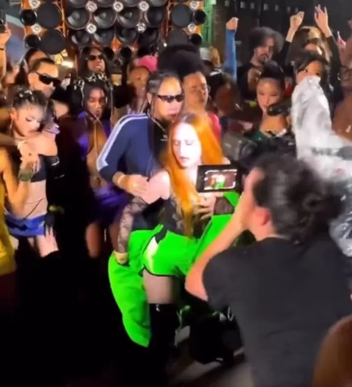 🇺🇸 La police interrompt le tournage du clip de Madonna 1 🇺🇸 La police interrompt le tournage du clip de Madonna