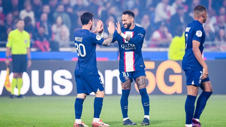 ⚽️ OL-PSG (0-1) : Paris enchaîne à Lyon et prend seul la tête de la Ligue 1 avant la trêve internationale 1 ⚽️ OL-PSG (0-1) : Paris enchaîne à Lyon et prend seul la tête de la Ligue 1 avant la trêve internationale