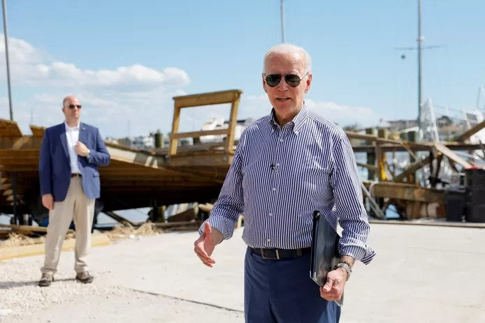 🇺🇸 Le président Biden dérape lors de sa visite en Floride (Vidéo) 1 🇺🇸 Le président Biden dérape lors de sa visite en Floride (Vidéo)