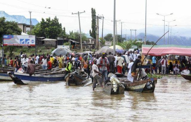 🇳🇬 Au Nigeria, le naufrage d’un bateau surchargé fait 76 morts 1 🇳🇬 Au Nigeria, le naufrage d’un bateau surchargé fait 76 morts