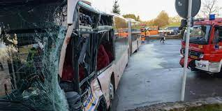 🇸🇳 Accident entre un bus Dakar Dem Dikk et un car : plusieurs blessés enregistrés 1 🇸🇳 Accident entre un bus Dakar Dem Dikk et un car : plusieurs blessés enregistrés