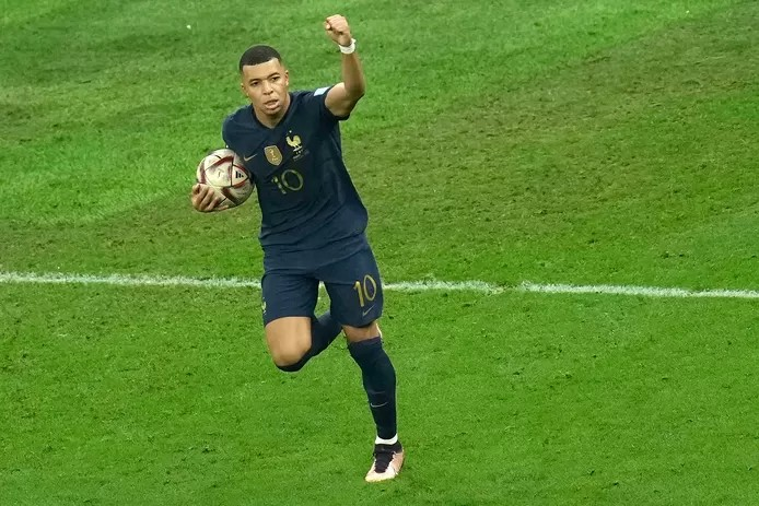 🇫🇷🏆🇦🇷 Incroyable retournement de situation, doublé de Mbappé en l’espace de trois minutes, direction les prolongations (2-2) 2 image 199
