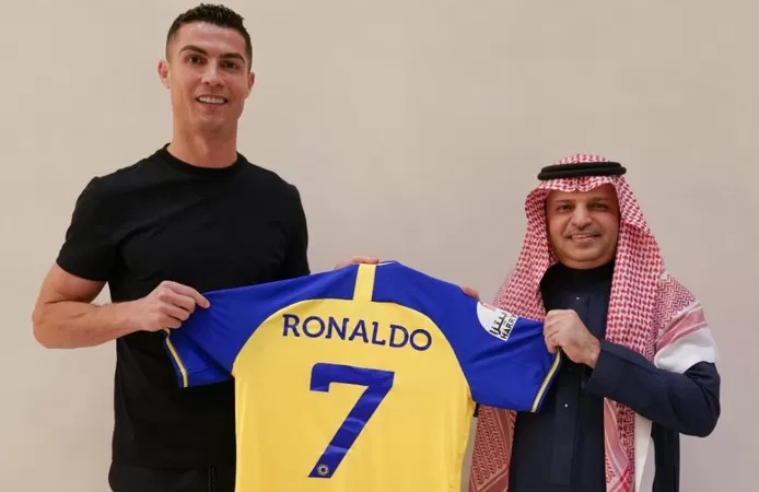 ⚽️ C’est officiel, Cristiano Ronaldo signe en Arabie saoudite pour un salaire de 200 millions d’euros par an
