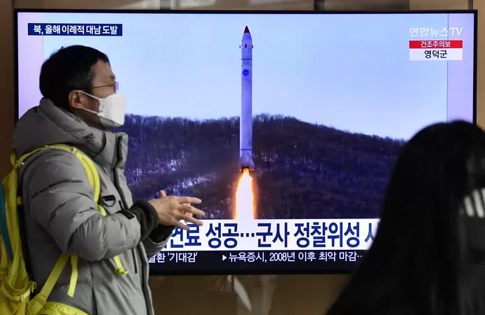 🇰🇵 Pendant que le monde célèbre la nouvelle année, la Corée du Nord tire un missile balistique