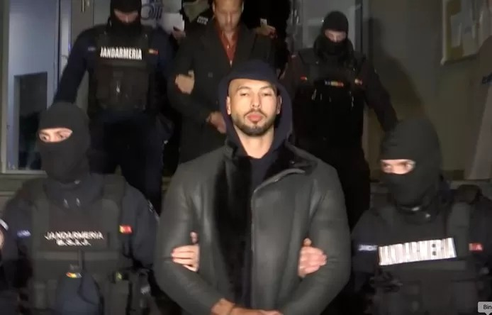 👥 En plus de sa liberté, Andrew Tate a perdu onze de ses voitures de luxe