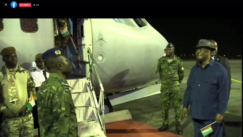 🇨🇮 Les 46 militaires ivoiriens de retour à Abidjan après la grâce présidentielle malienne