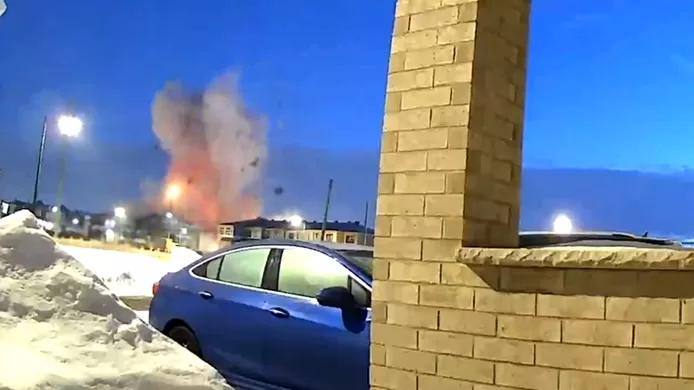 🇨🇦 Une puissante explosion détruit plusieurs maisons au Canada (Vidéo) 1 🇨🇦 Une puissante explosion détruit plusieurs maisons au Canada (Vidéo)
