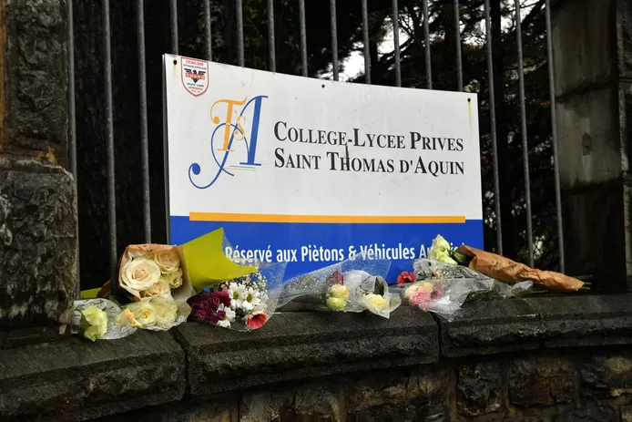 🇫🇷 Professeure tuée en plein cours: le suspect a évoqué “une petite voix” qui lui a “suggéré de commettre un meurtre” 1 🇫🇷 Professeure tuée en plein cours: le suspect a évoqué “une petite voix” qui lui a “suggéré de commettre un meurtre”