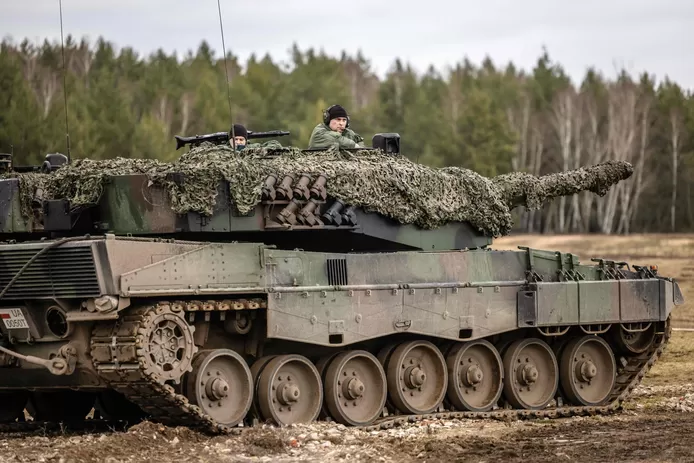 🇵🇱 La Pologne annonce que ses 10 nouveaux chars Leopard ont “été livrés” à l'Ukraine comme promis 1 🇵🇱 La Pologne annonce que ses 10 nouveaux chars Leopard ont “été livrés” à l’Ukraine comme promis
