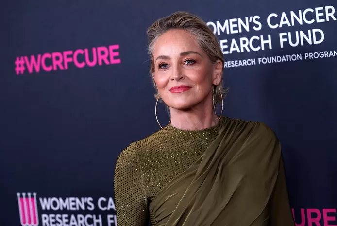 👥 En larmes, Sharon Stone révèle avoir perdu “la moitié de son argent” dans la faillite de la Silicon Valley Bank 2 image 291