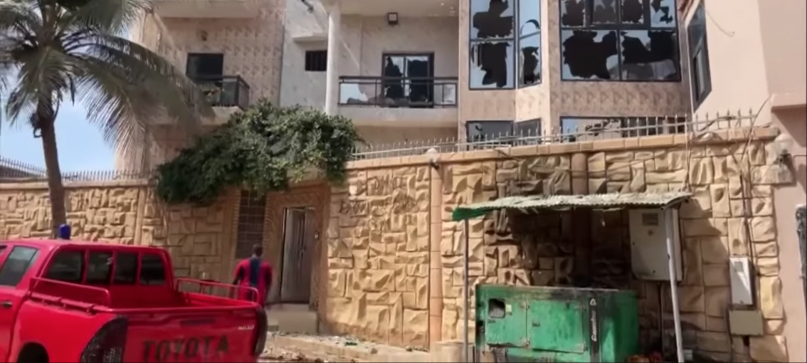 🇸🇳 Ngor : la maison d'un député incendiée suite à des manifestations contre... 1 🇸🇳 Ngor : la maison d’un député incendiée suite à des manifestations contre…