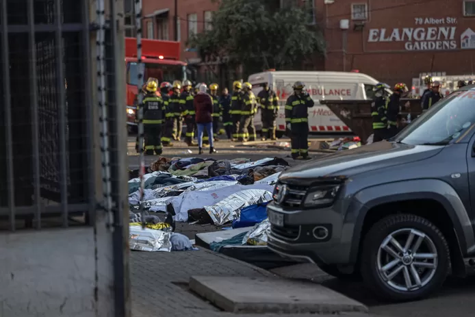 🇿🇦 Au moins 52 morts dans l’incendie d’un immeuble à Johannesburg 1 🇿🇦 Au moins 52 morts dans l’incendie d’un immeuble à Johannesburg