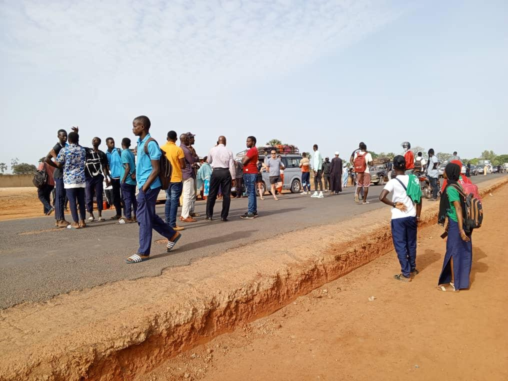 🇸🇳 Tragédie à Tassète : Trois élèves tuées dans un accident de tracteur 1 🇸🇳 Tragédie à Tassète : Trois élèves tuées dans un accident de tracteur