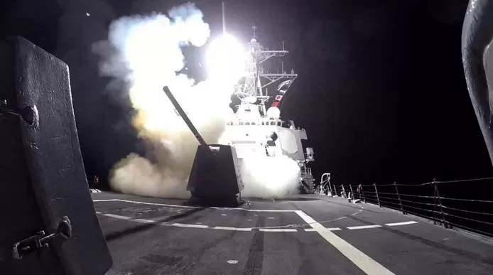🇺🇸 Les États-Unis et le Royaume-Uni annoncent bombarder des dizaines de cibles houthies au Yémen 1 🇺🇸 Les États-Unis et le Royaume-Uni annoncent bombarder des dizaines de cibles houthies au Yémen