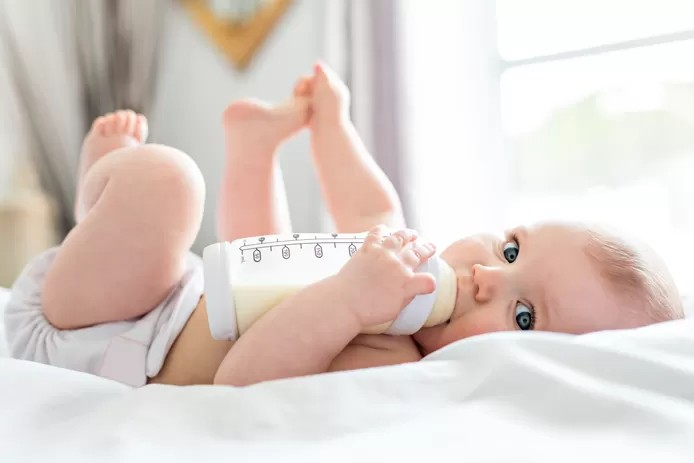 🇮🇹 Une grand-mère met accidentellement du vin dans le biberon de son petit-fils, il fait un coma éthylique 1 🇮🇹 Une grand-mère met accidentellement du vin dans le biberon de son petit-fils, il fait un coma éthylique