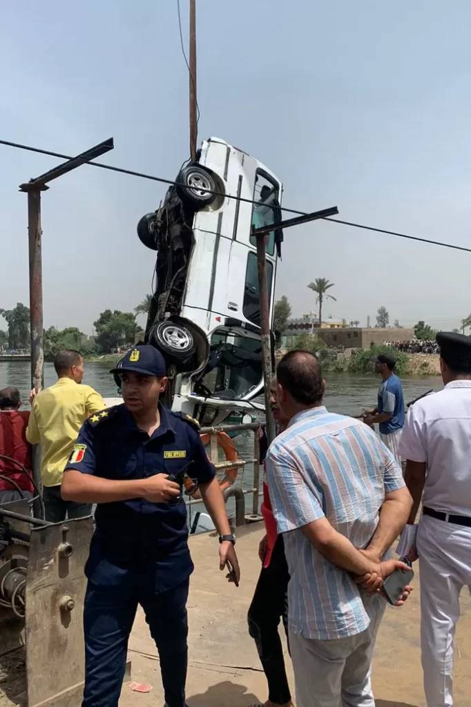 🇪🇬 Un bus tombe d'un ferry et plonge le Nil en Égypte: au moins dix morts 3 telecharger 43