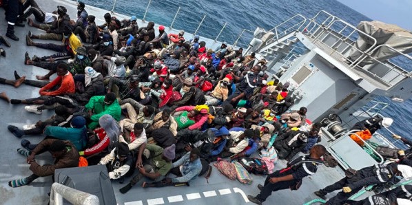 🌊 Chavirement d'une pirogue à Mbour : Le bilan s'alourdit avec 14 morts, le convoyeur interpellé 1 🌊 Chavirement d’une pirogue à Mbour : Le bilan s’alourdit avec 14 morts, le convoyeur interpellé