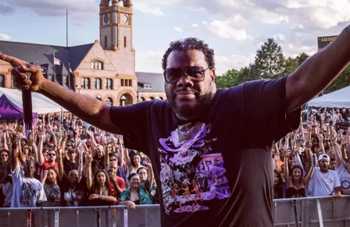 🇺🇸 Le rappeur américain Fatman Scoop s’effondre sur scène et décède à l’hôpital peu après