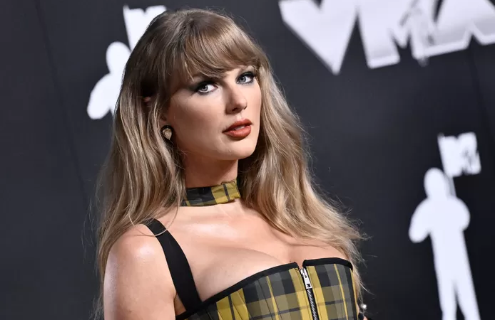 🇺🇸 Taylor Swift fait don de 5 millions de dollars pour les victimes des ouragans aux USA