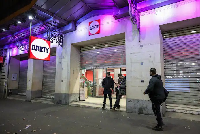 👥️ Angelina Jolie privatise un magasin Darty en plein Paris 4 17340856117147949254648881739583