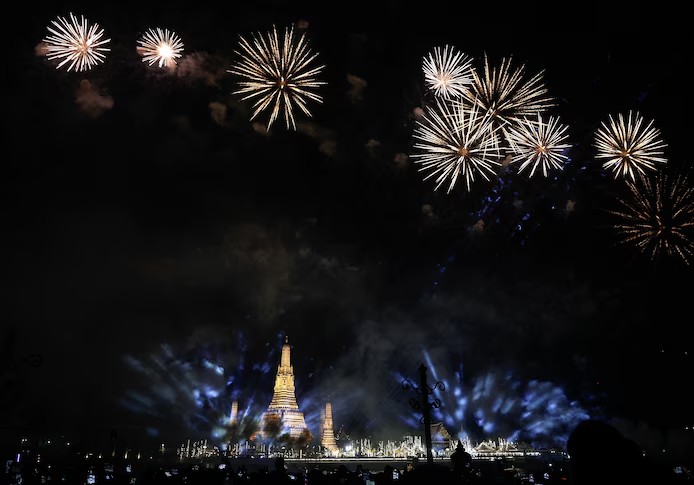🎇 Le monde bascule petit à petit vers 2025: les plus belles images des célébrations 7 17356779084423531215146445120275
