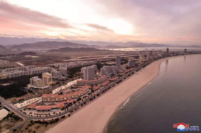 🇰🇵 Corée du Nord : Kim Jong Un dévoile un ambitieux projet touristique balnéaire 2 image 314