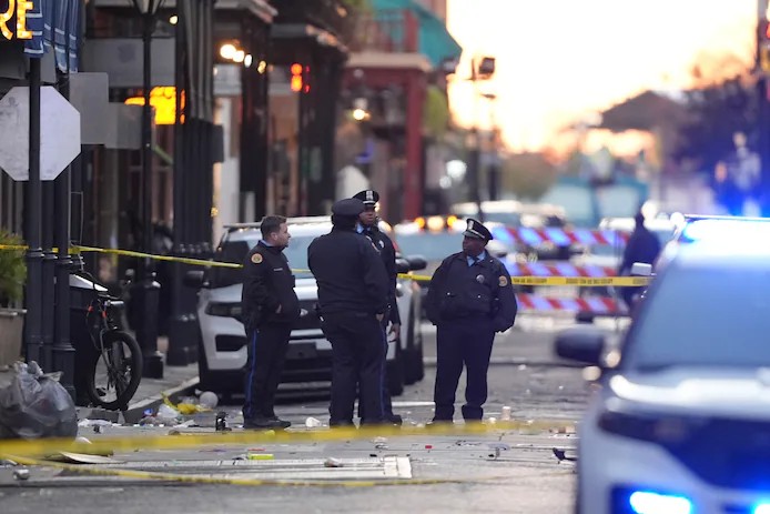 🇺🇸 Au moins dix morts et 35 blessés: un pick-up fonce sur la foule en plein centre-ville de la Nouvelle-Orléans 2 17357399801721208475594017504605