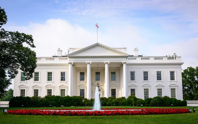 🇺🇸 390.000 euros par an, mais le papier toilette à payer de sa poche: ce qui attend Trump à la Maison-Blanche 7 image 327