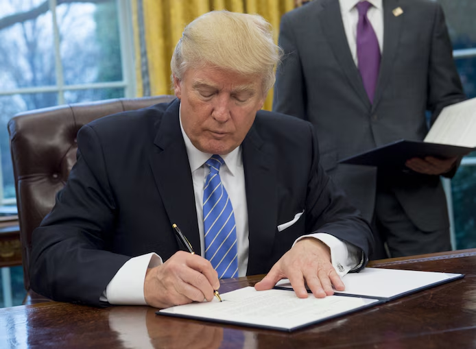 🇺🇸 390.000 euros par an, mais le papier toilette à payer de sa poche: ce qui attend Trump à la Maison-Blanche 8 image 328